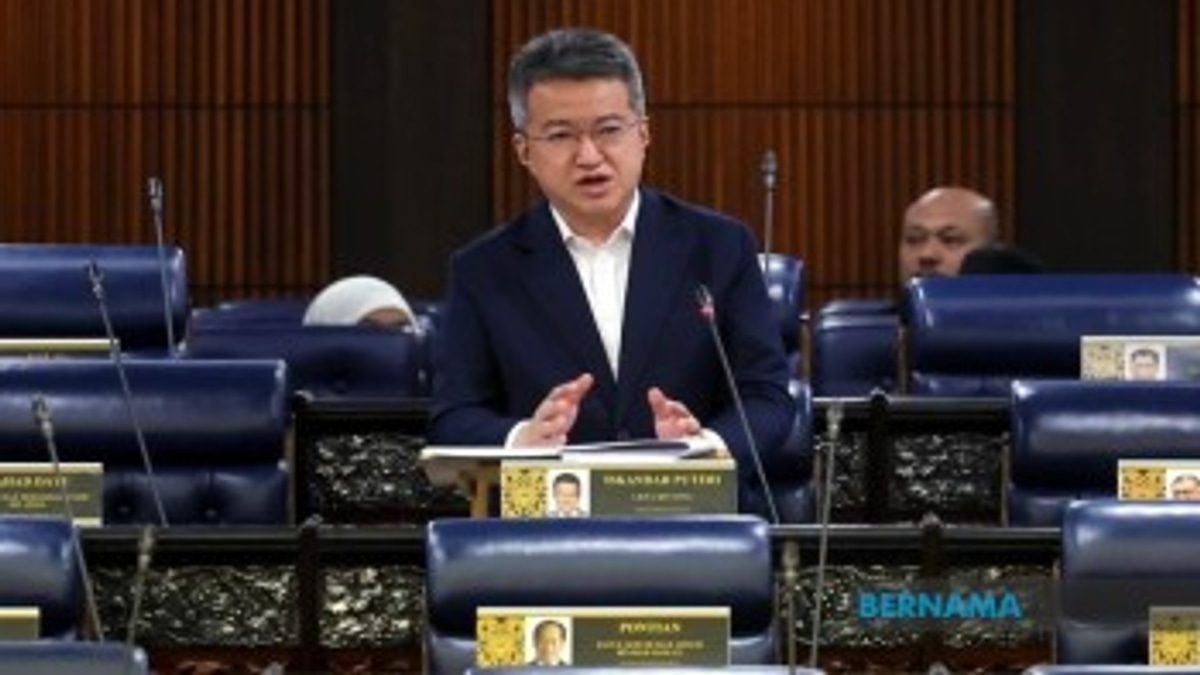 Malaysia Holds Firm On 2027 Budget Fiscal Projections Despite Oil Price Volatility