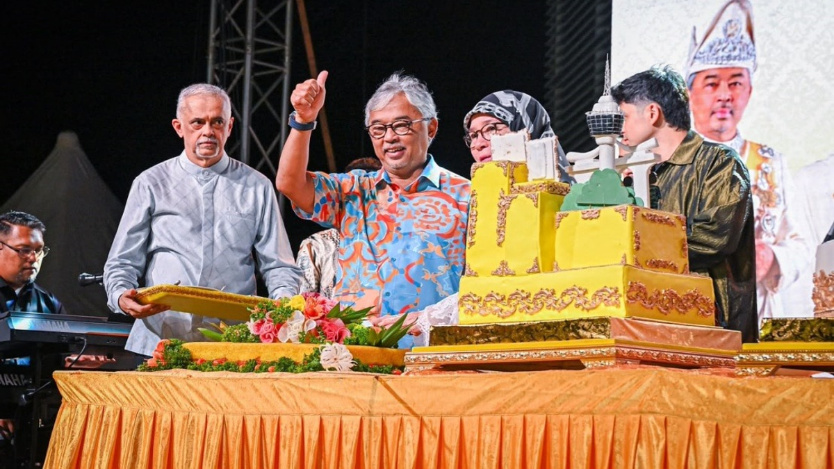 Sultan of Pahang Opens Kuantan 188 Festival in Grand Royal Celebration