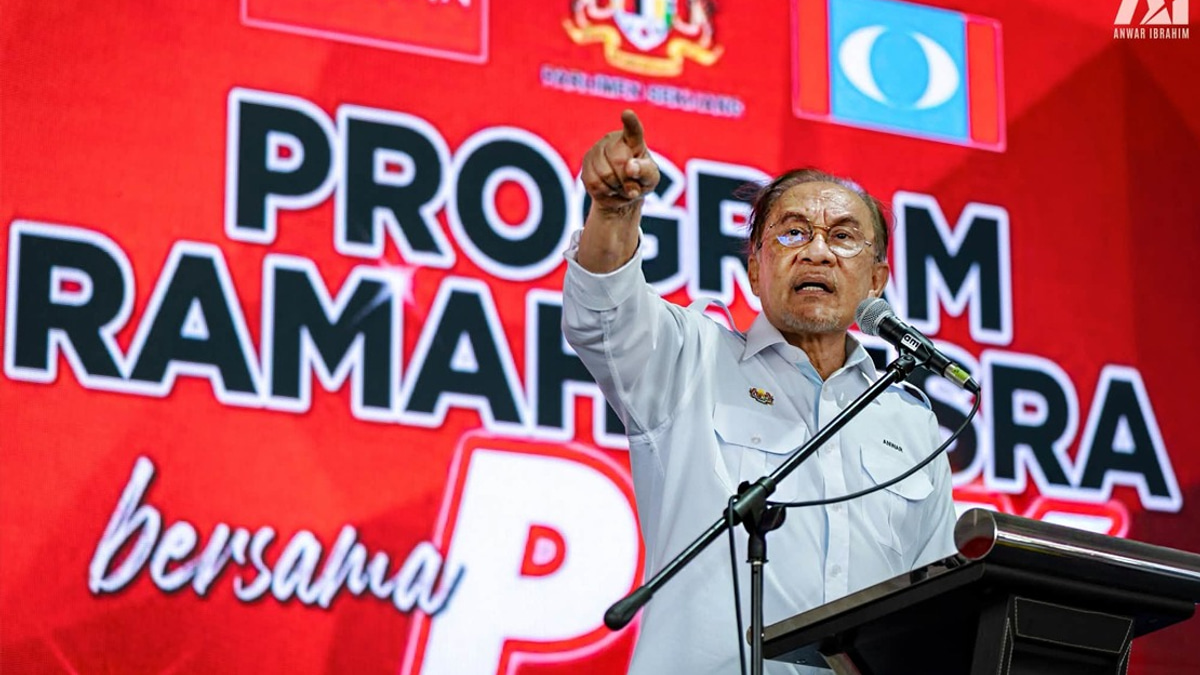 Anwar to Raise Durian Export Push With Chinese Premier as Farmers Face Price Crisis