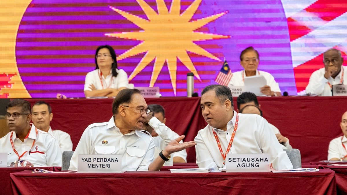 DAP Commits to Pakatan Despite Reform Frustrations, Loke Says Stability Trumps Speed
