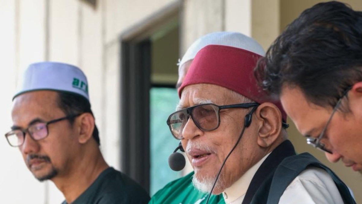 PAS president Hadi calls for broad Malay-Muslim unity with 'non-extreme' coalition partners