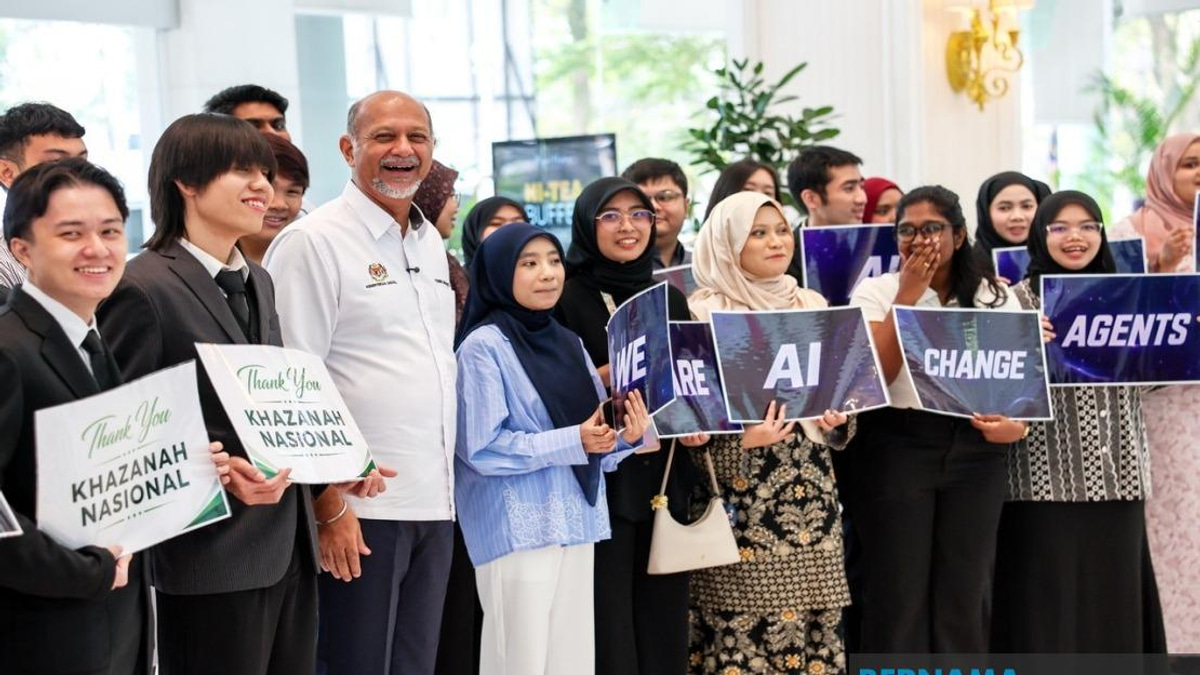 Malaysia Shifts to Proactive Tech Strategy, Eyes AI Leadership by 2030