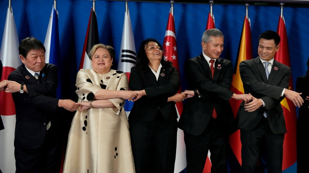 Japan, South Korea, Australia and New Zealand Push Regional Cooperation at ASEAN Ministerial Forum in Manila