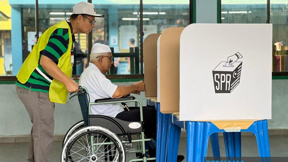 Johor State Election: All 1,076 Polling Centres Open as 2.7 Million Voters Cast Ballots