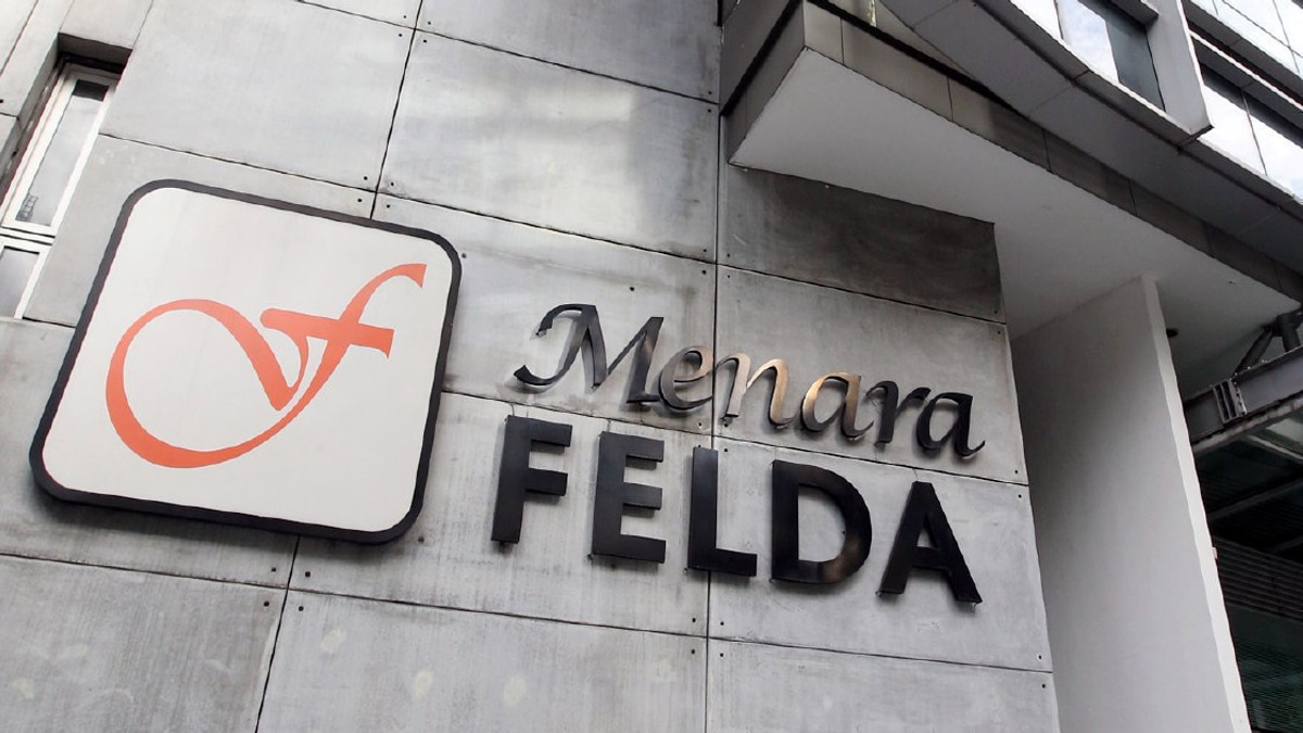 Anwar to Table Felda Second-Home Policy to Cabinet Within Month
