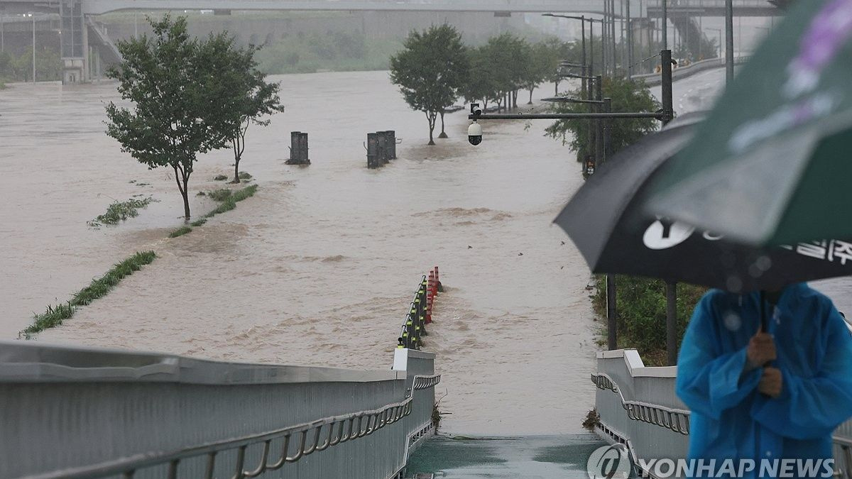 Seoul and Eastern Provinces Battered by Heavy Rainfall; 10 National Parks Shuttered as Hundreds Report Property Damage