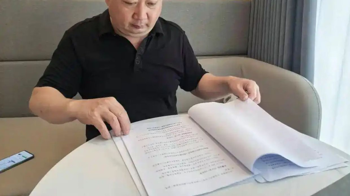 Chinese Father Sues Gaming Giants Over Son's Addiction, Seeks Industry Accountability