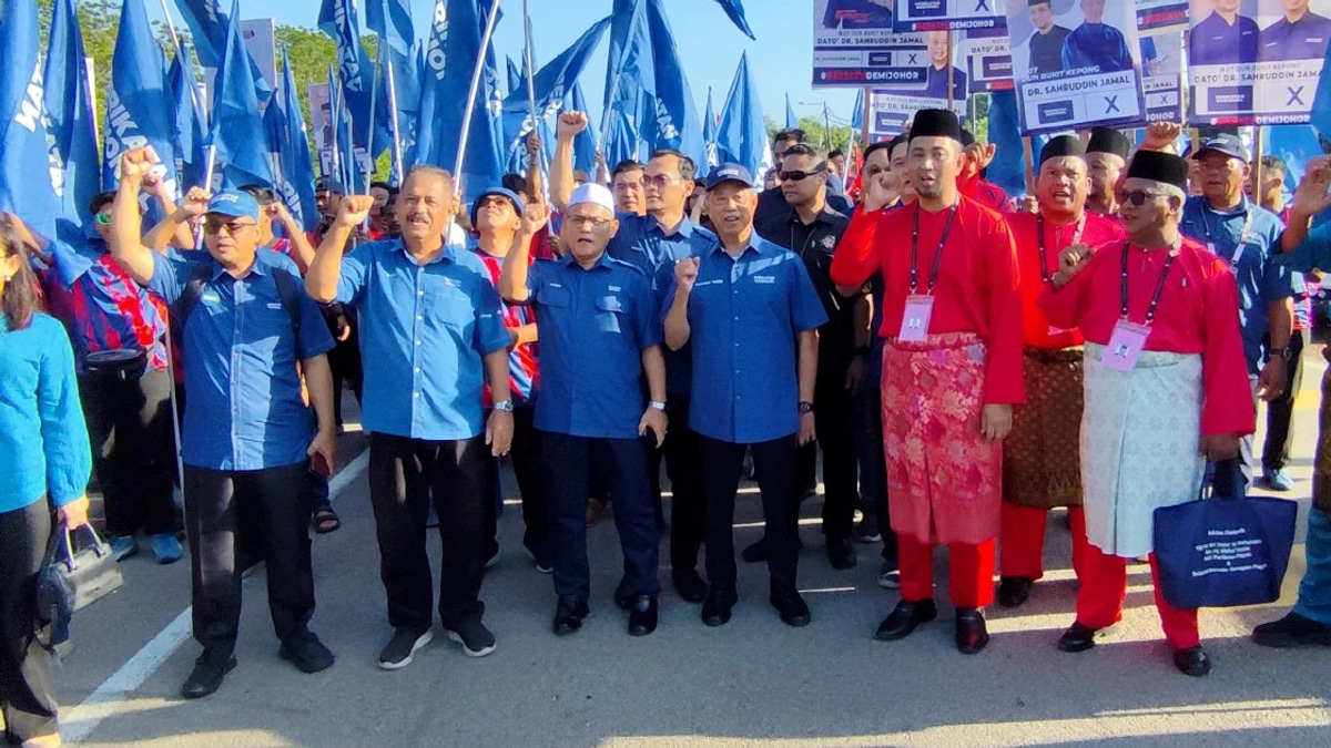Muhyiddin Backs Sahruddin's Bukit Kepong Bid as Bersatu Intensifies Johor Campaign