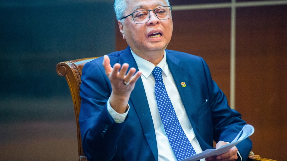 Ismail Sabri in Stable Condition Following Pacemaker Surgery at Institut Jantung Negara