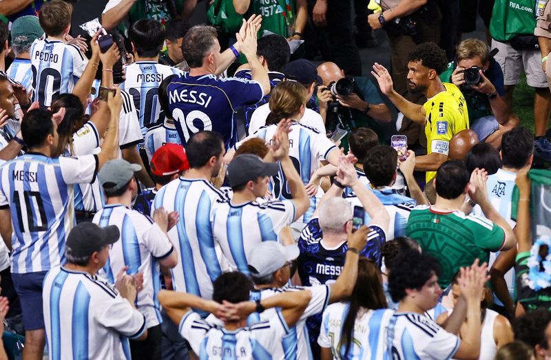 Argentina scrapes past Cape Verde in World Cup scare, exposing defensive weaknesses ahead of knockout stage