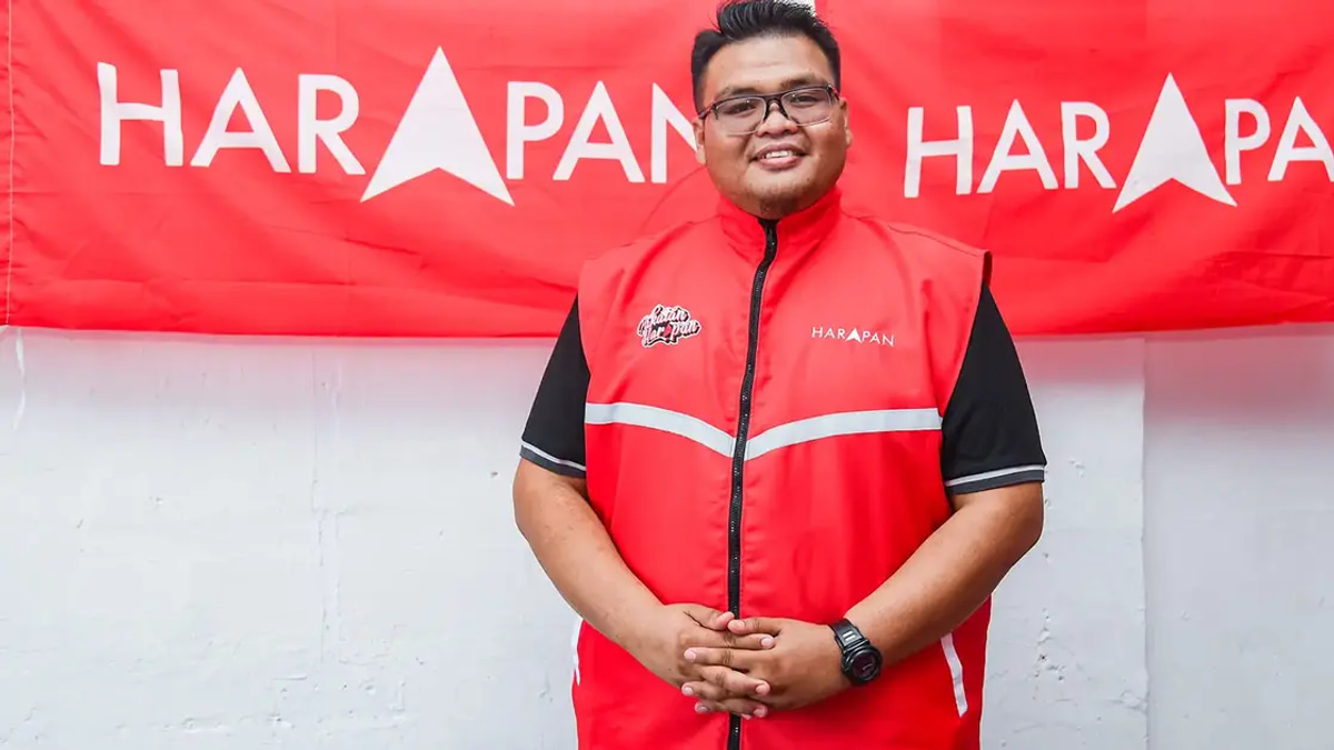 Mandarin-Speaking PKR Candidate Banks on Language Skills to Challenge BN in Pertang