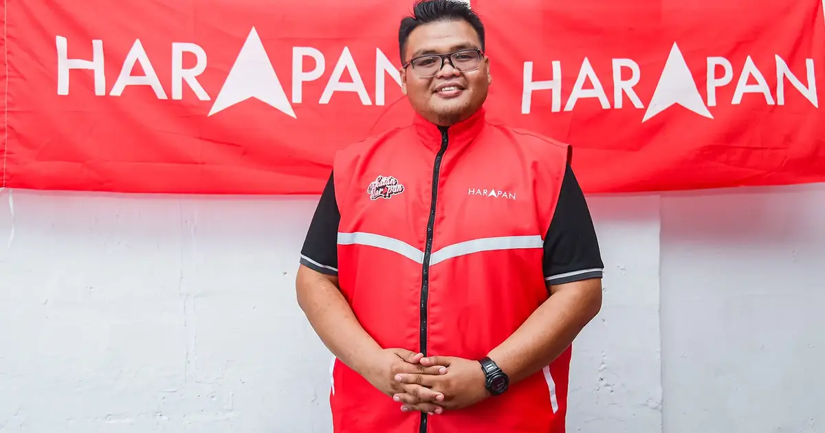 Mandarin-Speaking PKR Candidate Banks on Language Skills to Challenge BN in Pertang