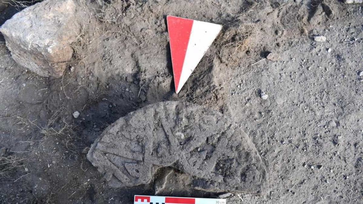 Rare Inscribed Stone Bearing Prophet Muhammad's Name Discovered at Ani Archaeological Site