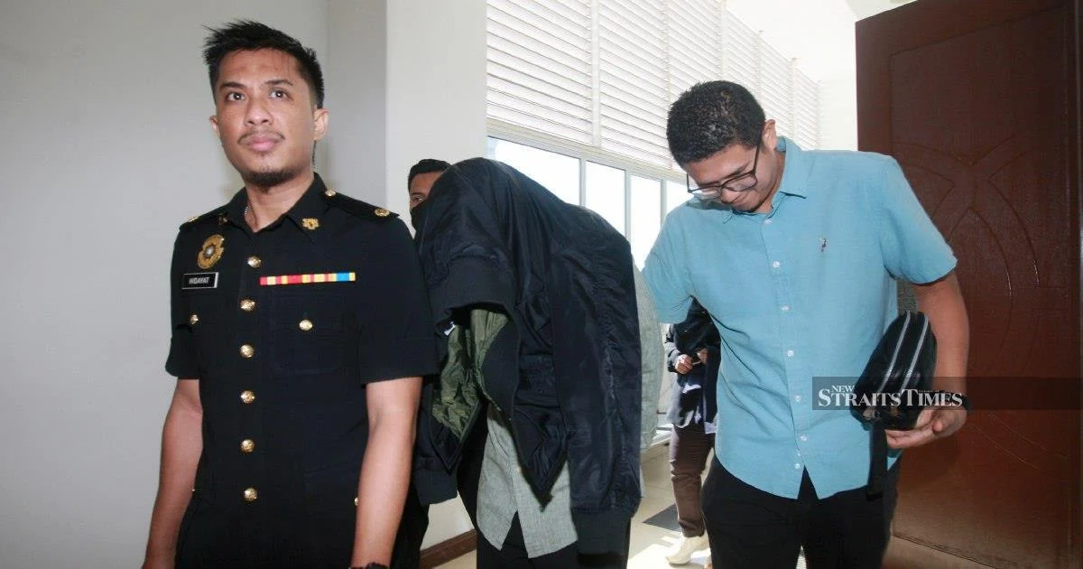Customs officer denies taking RM15,000 bribe to shelve investigation