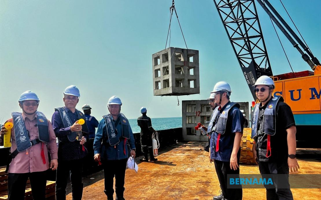 Kelantan's Artificial Reefs Shield Small-Scale Fishers From Industrial Vessel Intrusion