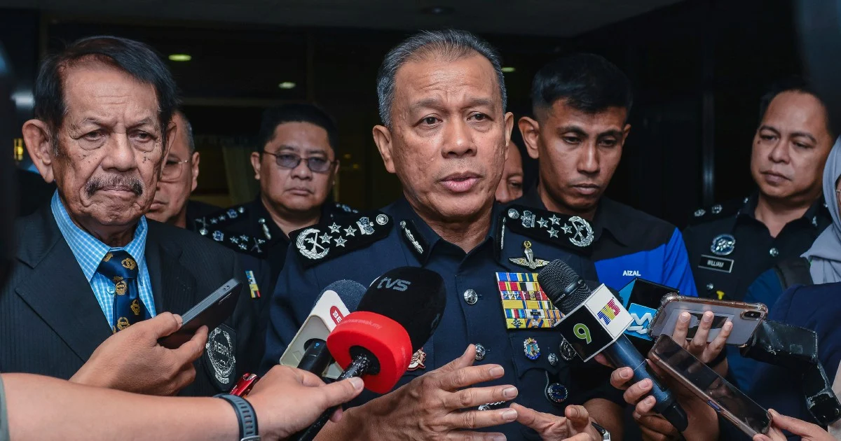 Police Launch Disciplinary Probe Into Officer Linked to Viral China Video