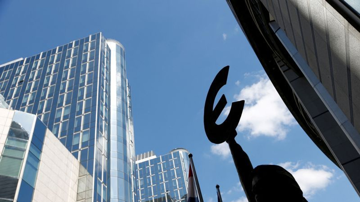 Europe's Digital Euro: A Central Bank Alternative to Private Cryptocurrencies and US Payment Giants