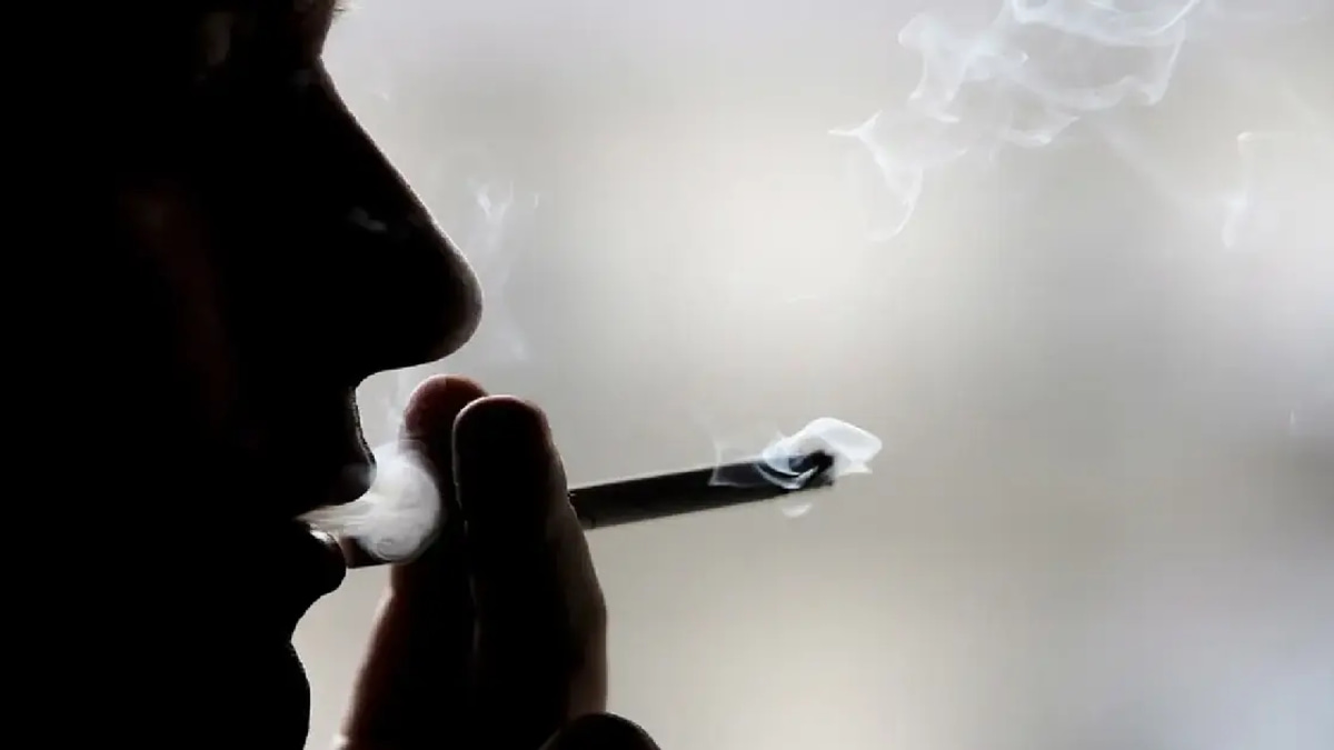 Composer Arrested for Allegedly Assaulting Student Over Cigarette Smoke
