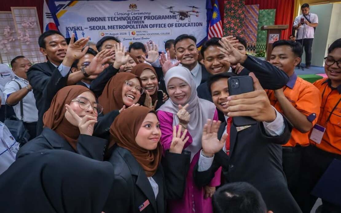 Education Minister Challenges Setapak Vocational Students to Harness Drone Tech for Campus Security