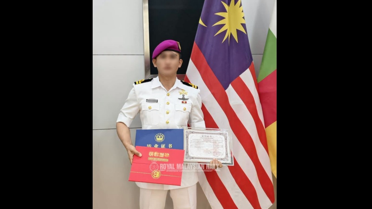 Selangor Sultan Praises PASKAL Officer's Sniper Training Excellence in China