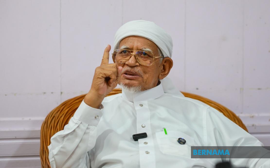 Hadi Claims Bersatu Has Lost PN Membership; Azmin Counters With Constitutional Arguments