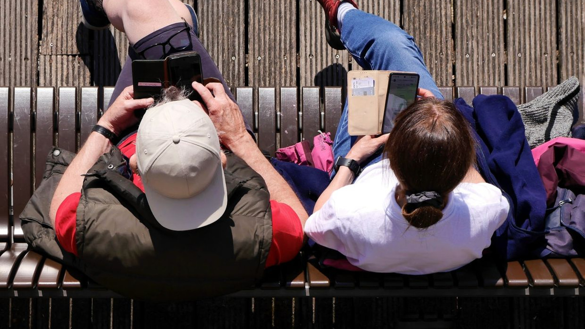 Parental phone addiction harms children's emotional development, study warns