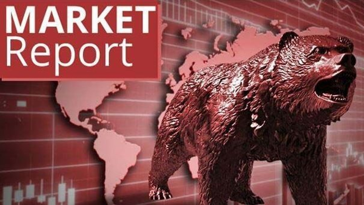 Profit-Taking Weighs on FBM KLCI as Banking and Plantation Stocks Retreat