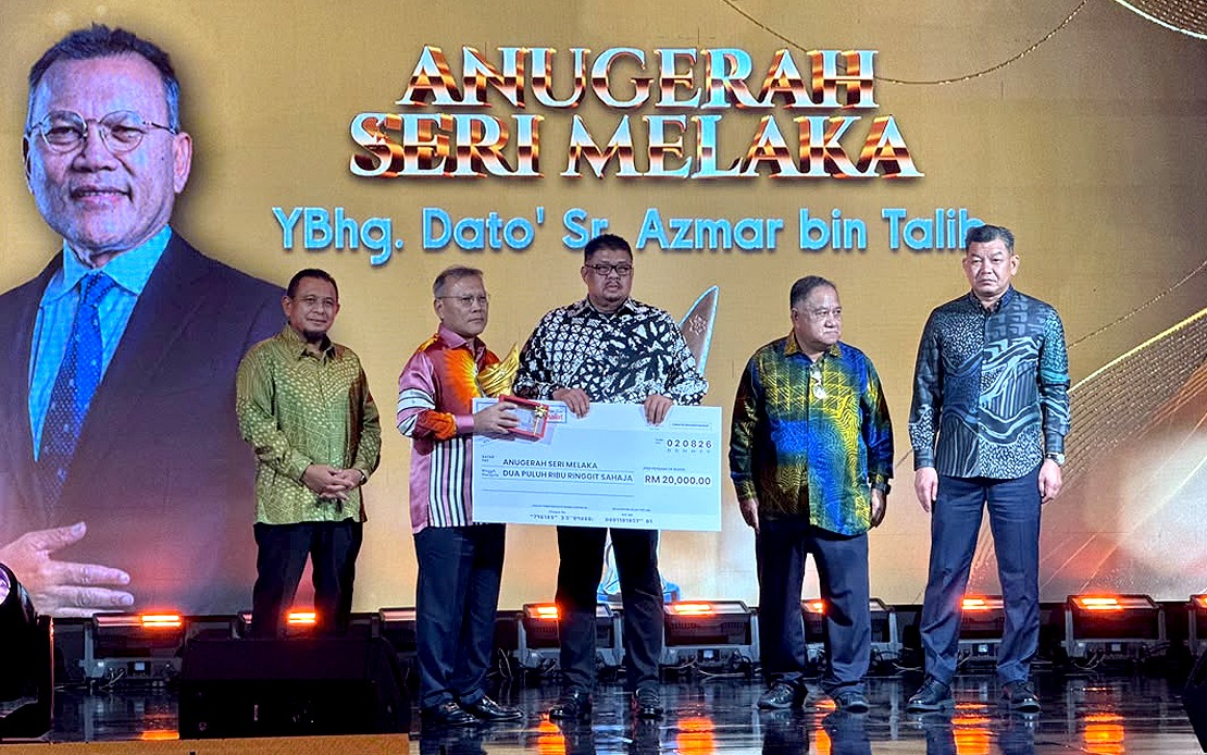 Melaka CM Urges State's High Achievers to Mentor Next Generation Through Strategic Partnership