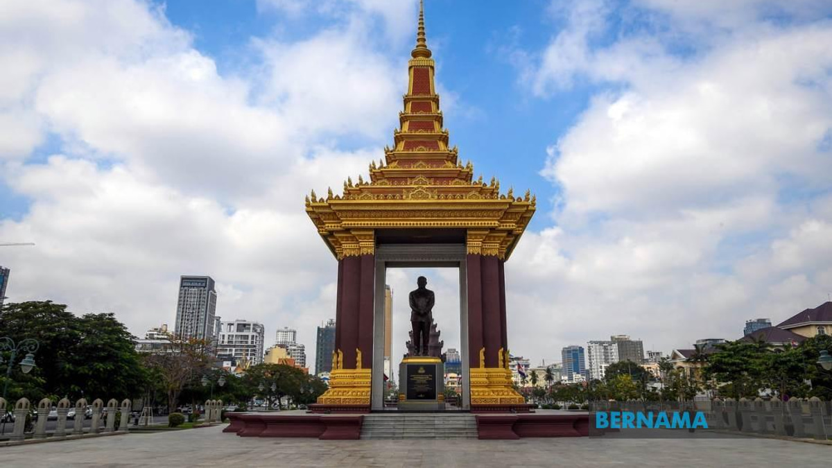 China Deepens Cambodia Ties as Southeast Asia Charts Course on AI, Green Energy, and Development