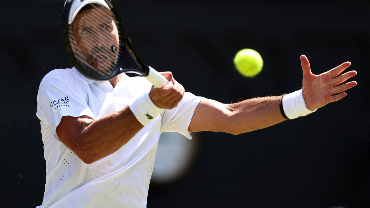 Djokovic Battles Past Auger-Aliassime in Epic Wimbledon Quarterfinal, Advances to Semis