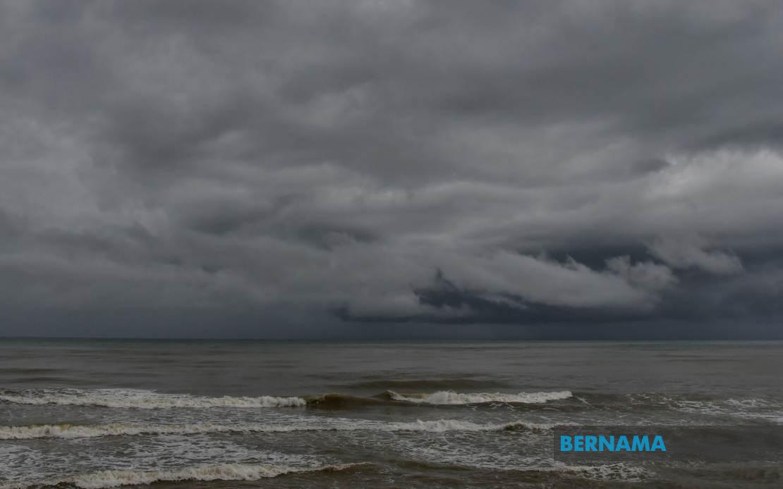 MetMalaysia Issues Alert for Thunderstorms and Heavy Rain Across Peninsula and East Malaysia