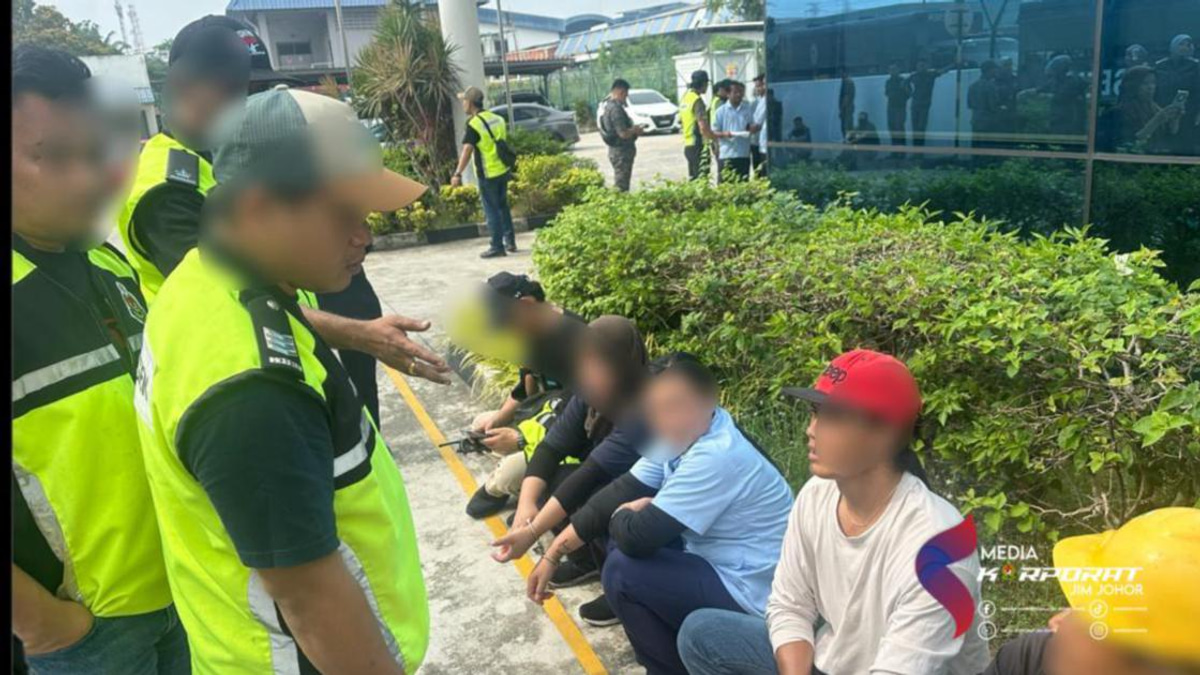HR Officer and 80 Foreign Workers Held in Johor Immigration Sweep Targeting Illegal Employment
