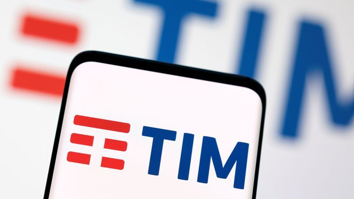 Italian Court Dismisses TIM's Tariff Challenge Against KKR-Backed FiberCop