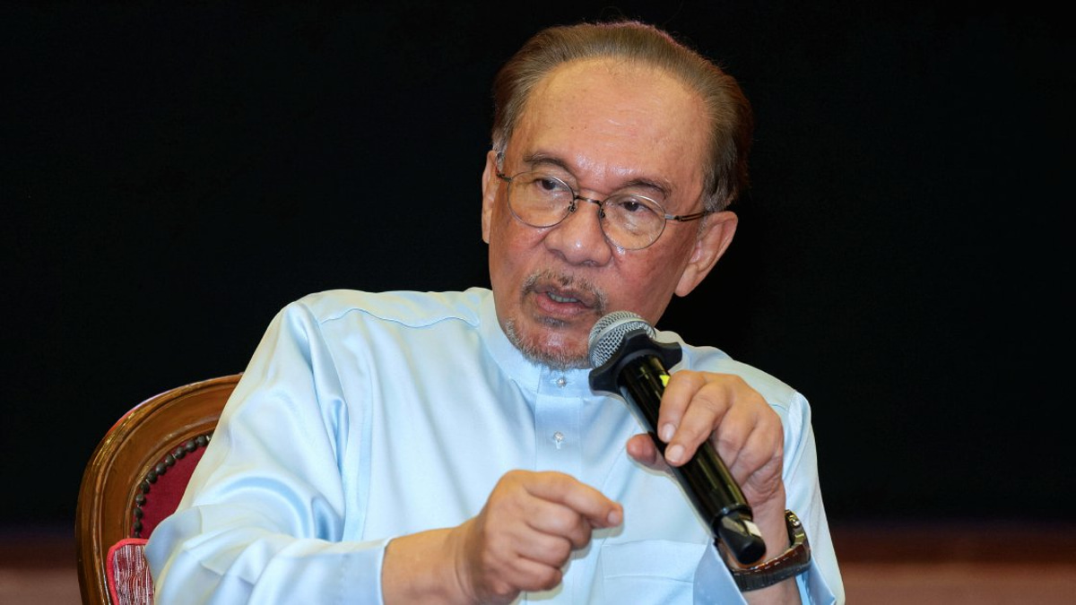 PAS criticises Anwar's stance on Taiwan-China tensions, urging diplomatic approach