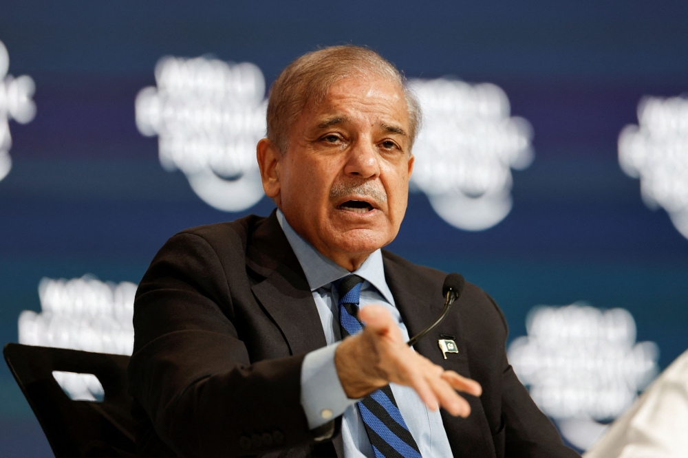 Pakistan's PM Shehbaz Sharif Extends Wishes to Anwar Ibrahim Following Medical Procedure