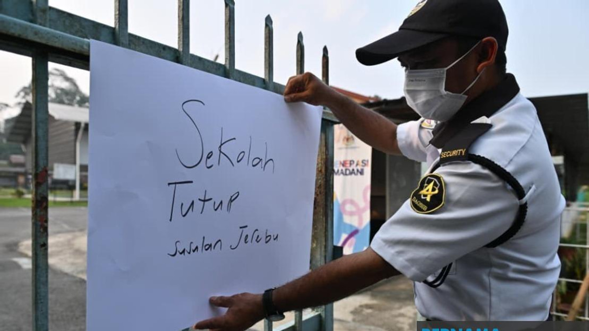 Serian Schools Remain Shut as Haze Blankets East Malaysian State