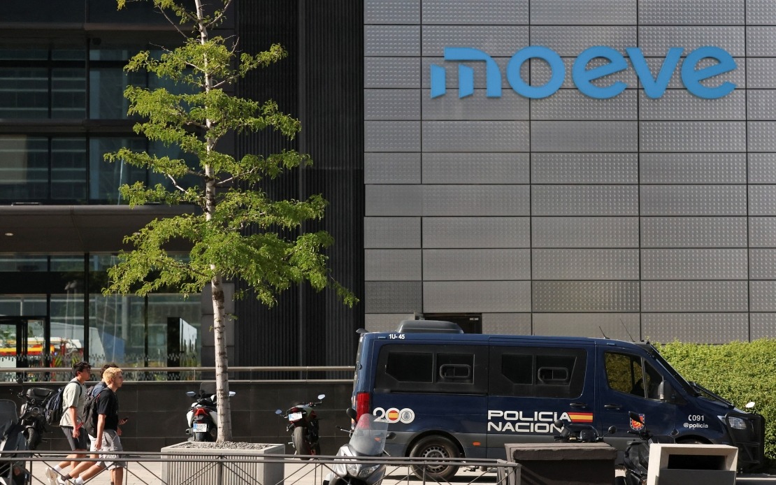 Fire Engulfs Madrid's Torre Moeve, Spain's Second-Tallest Building