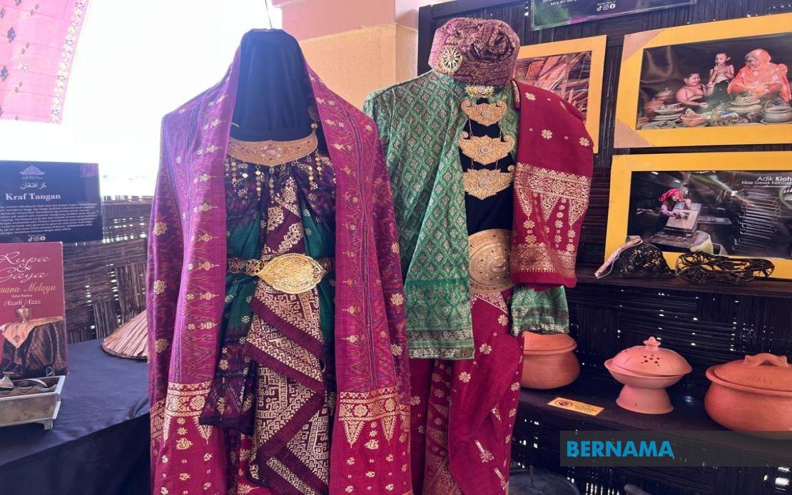 Kain Lima Faces Extinction as Master Weavers Vanish from Malaysia