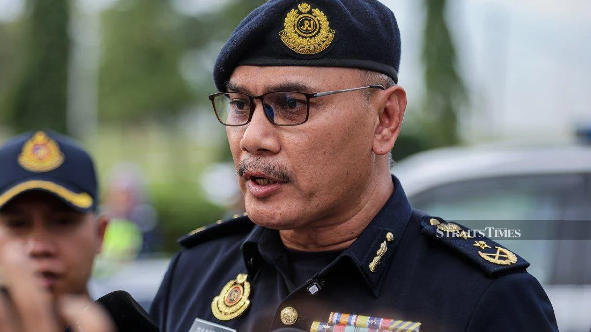 Johor RTD Issues Enforcement Notices Against Helmetless Campaign Riders
