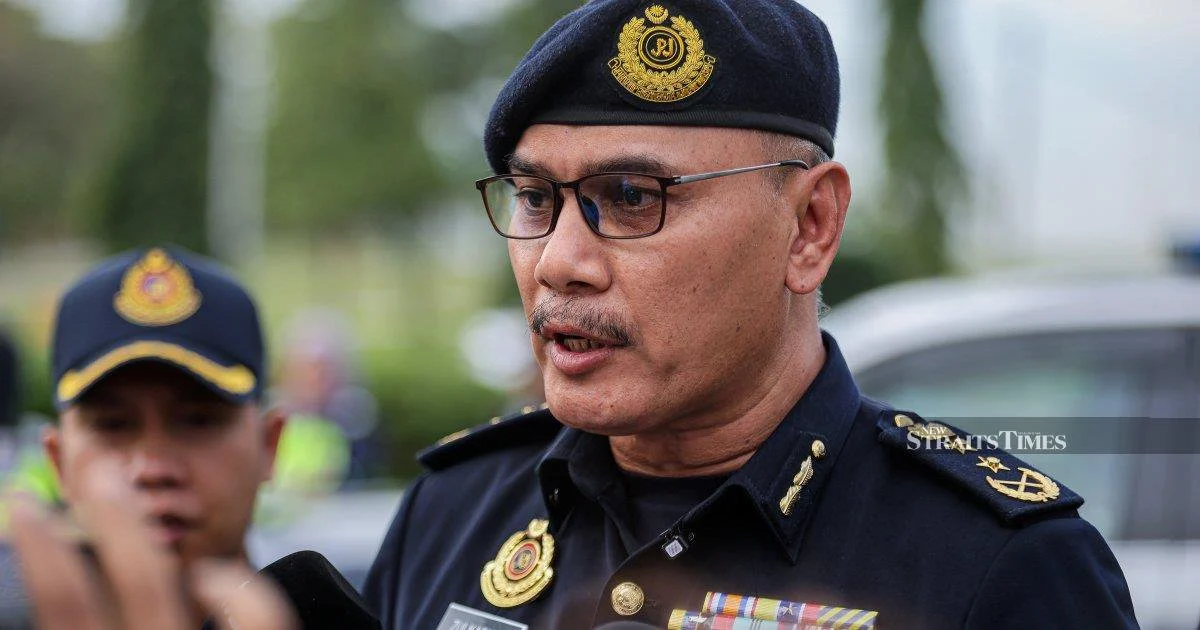 Johor RTD Issues Enforcement Notices Against Helmetless Campaign Riders