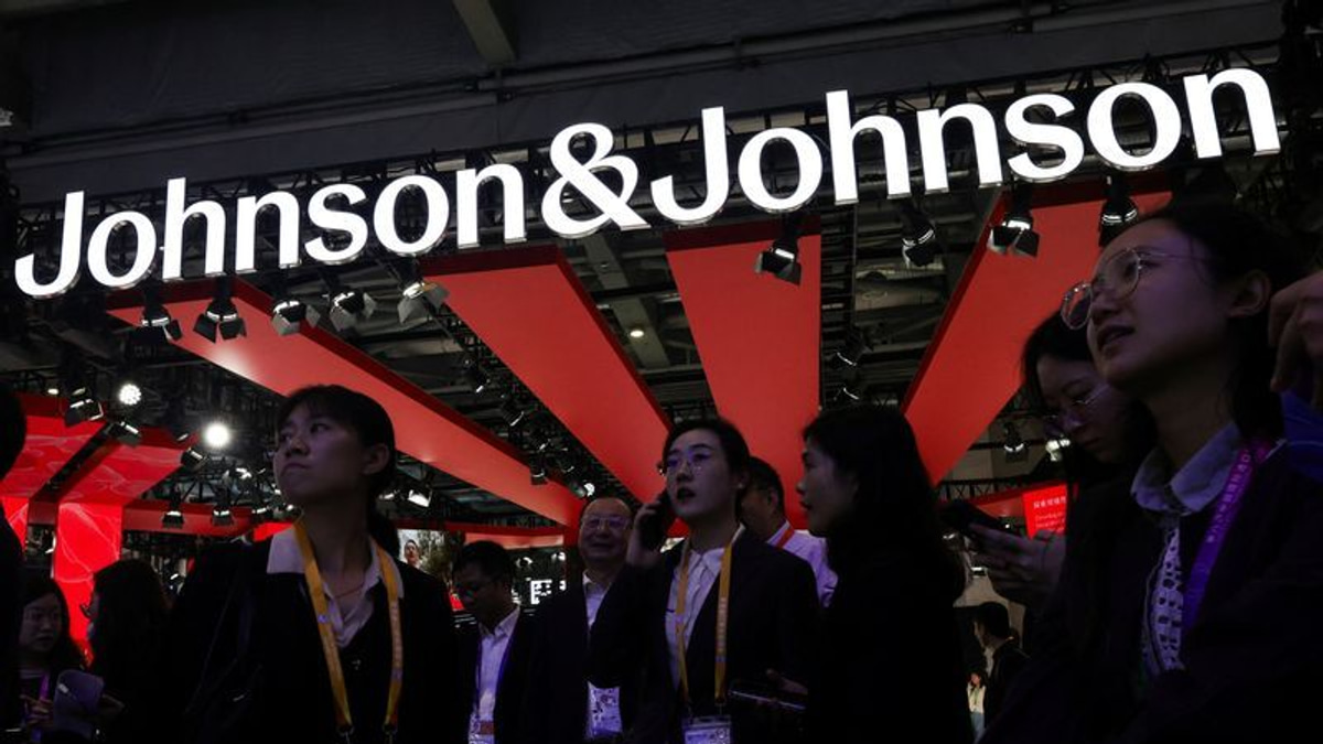 Johnson & Johnson Wins FDA Approval for Ottava Robotic Surgery System