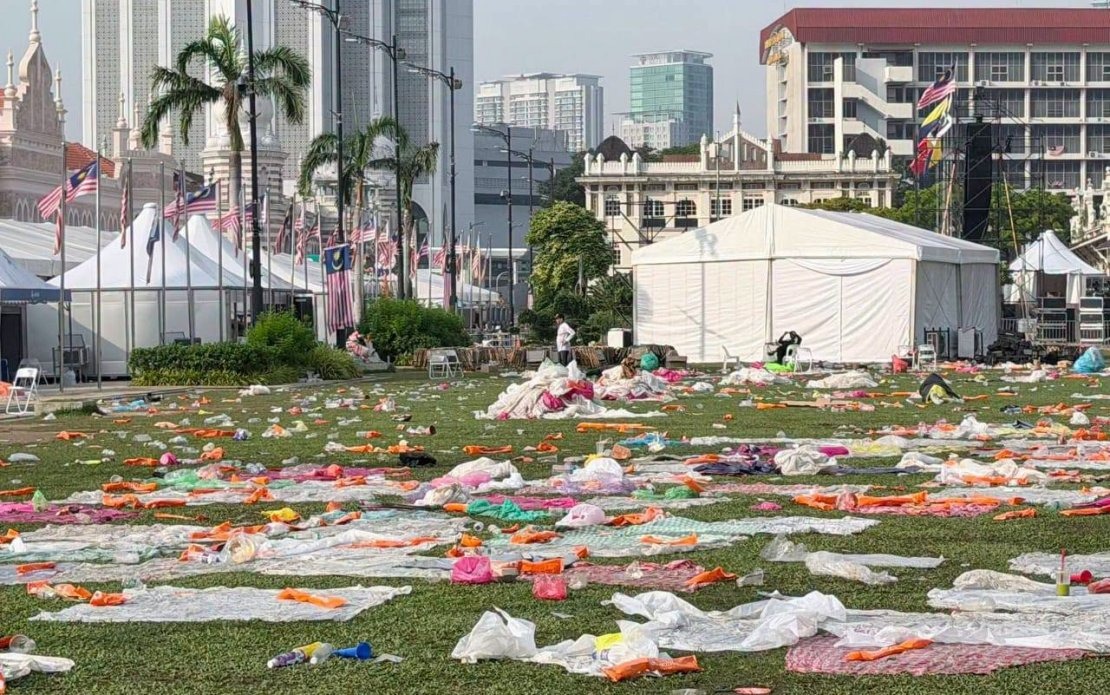 DBKL Launches Clean-Up Drive at Dataran Merdeka Following World Cup Final Viewing