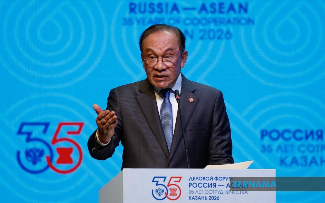 Anwar Charts Broader ASEAN-Russia Path, Spanning Trade to Literature in Kazan Visit
