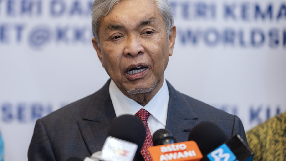 Zahid pledges fully sponsored Umrah trips for WorldSkills gold medalists from TVET programmes