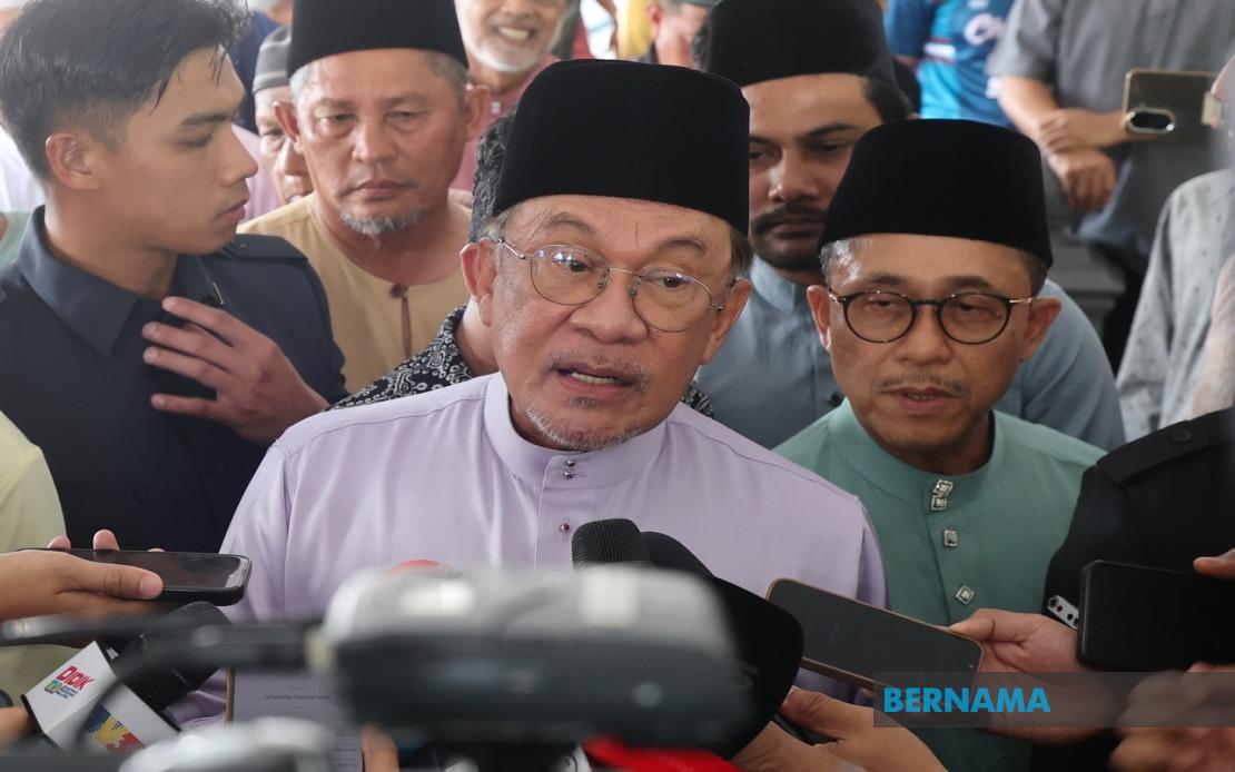 Anwar Directs Overhaul of Local Authority Approvals to Strengthen Economic Competitiveness
