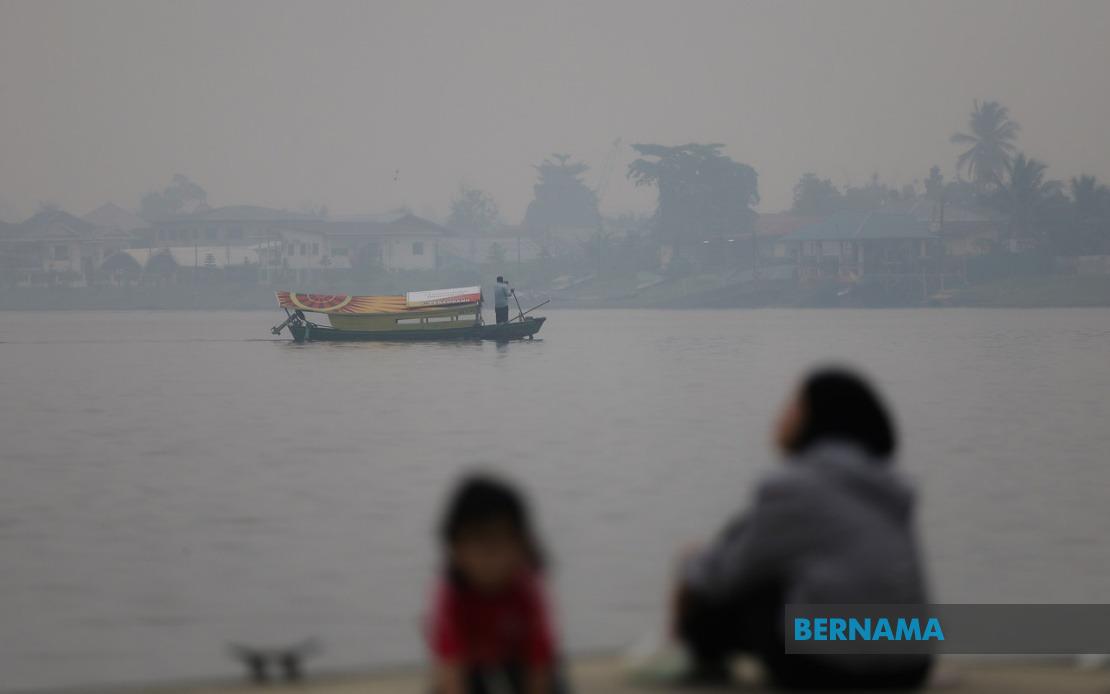 Malaysia Deploys Cloud Seeding in Haze-Hit Areas as API Soars Past 150