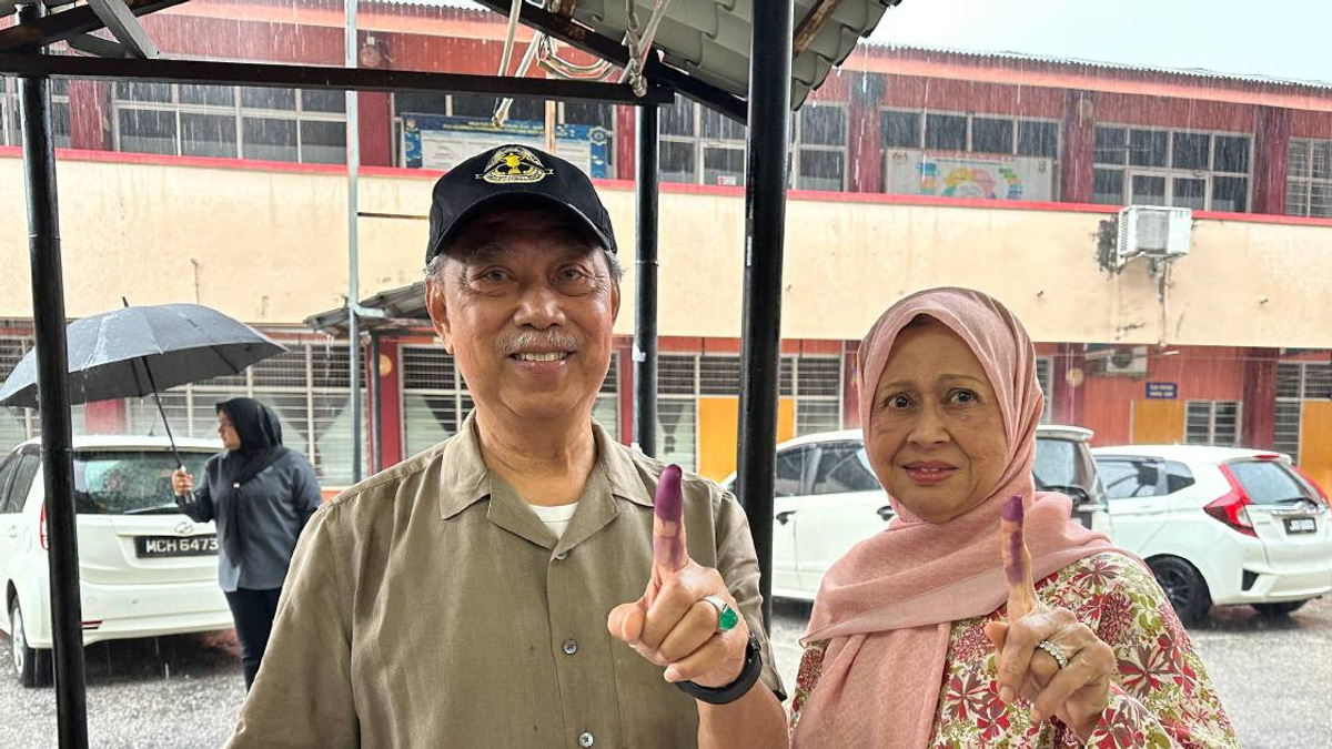 Johor Election Day: Muhyiddin Banking on Strong Turnout as Rain Threatens Voter Participation