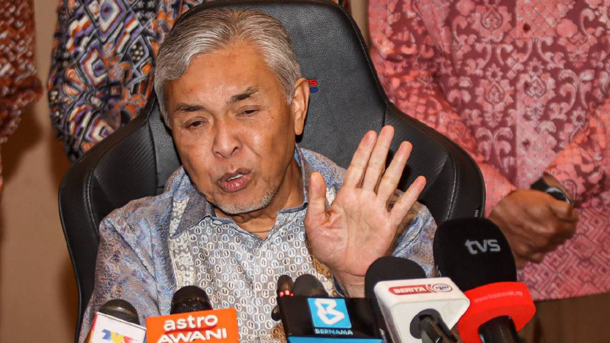 Zahid Reaffirms Barisan Nasional's Commitment to Unity Government, Dismisses Toppling Rumours