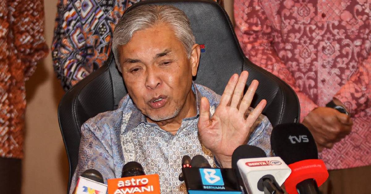 Zahid Reaffirms Barisan Nasional's Commitment to Unity Government, Dismisses Toppling Rumours