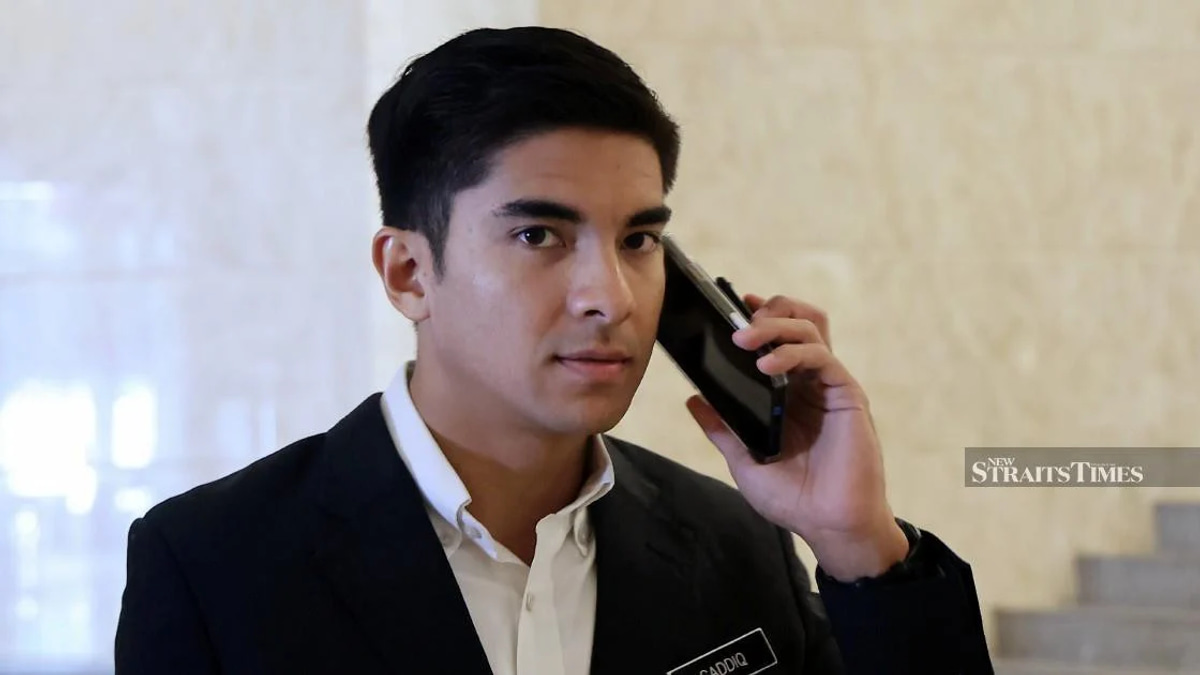 Tunku Ismail Criticises 'Hollywood' Style Politics as Johor Regent Targets Populist Approach